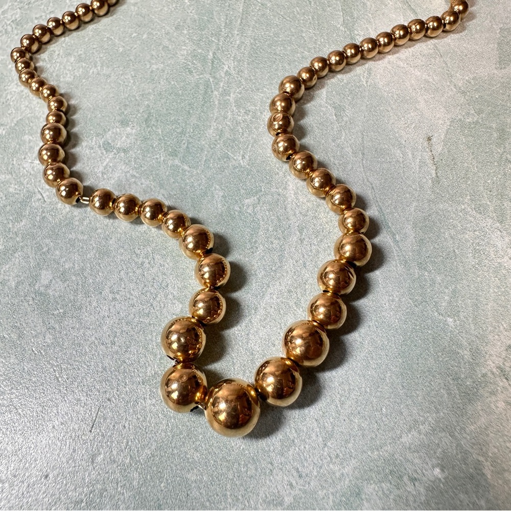 14K Gold Graduated Hollow Bead Necklace on 14K Chain 4 Grams - Picture 10 of 11